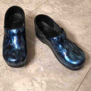 Blue Dansko